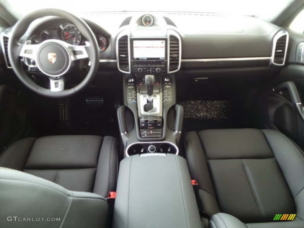 2014 Porsche Cayenne Turbo S Black Dashboard Photo #94522033