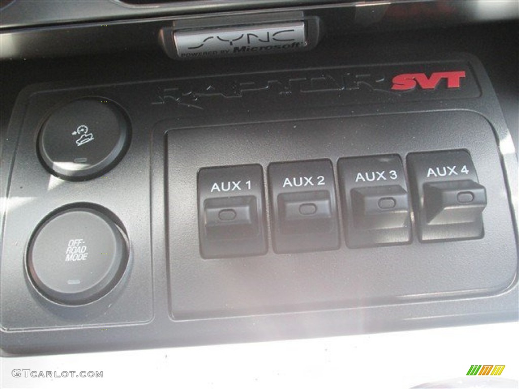 2014 Ford F150 SVT Raptor SuperCrew 4x4 Controls Photo #94523877