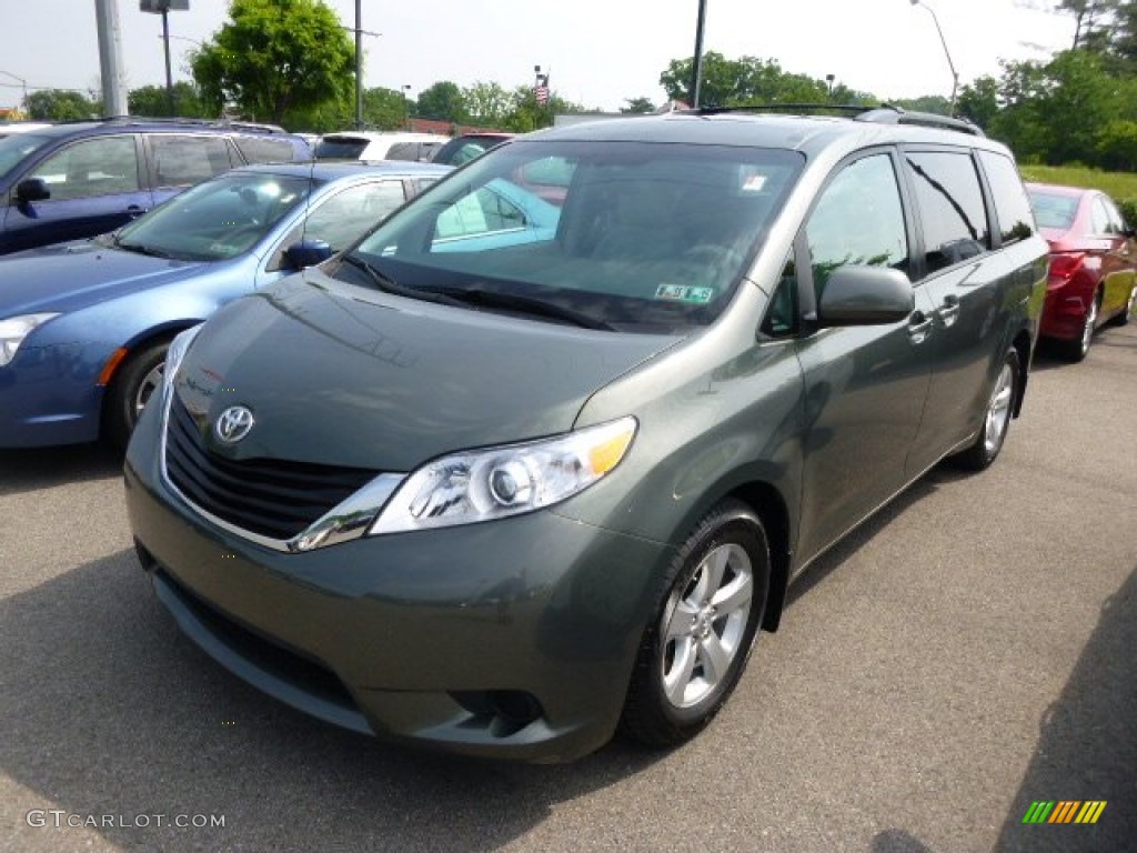 2012 Sienna LE - Cypress Green Pearl / Light Gray photo #3