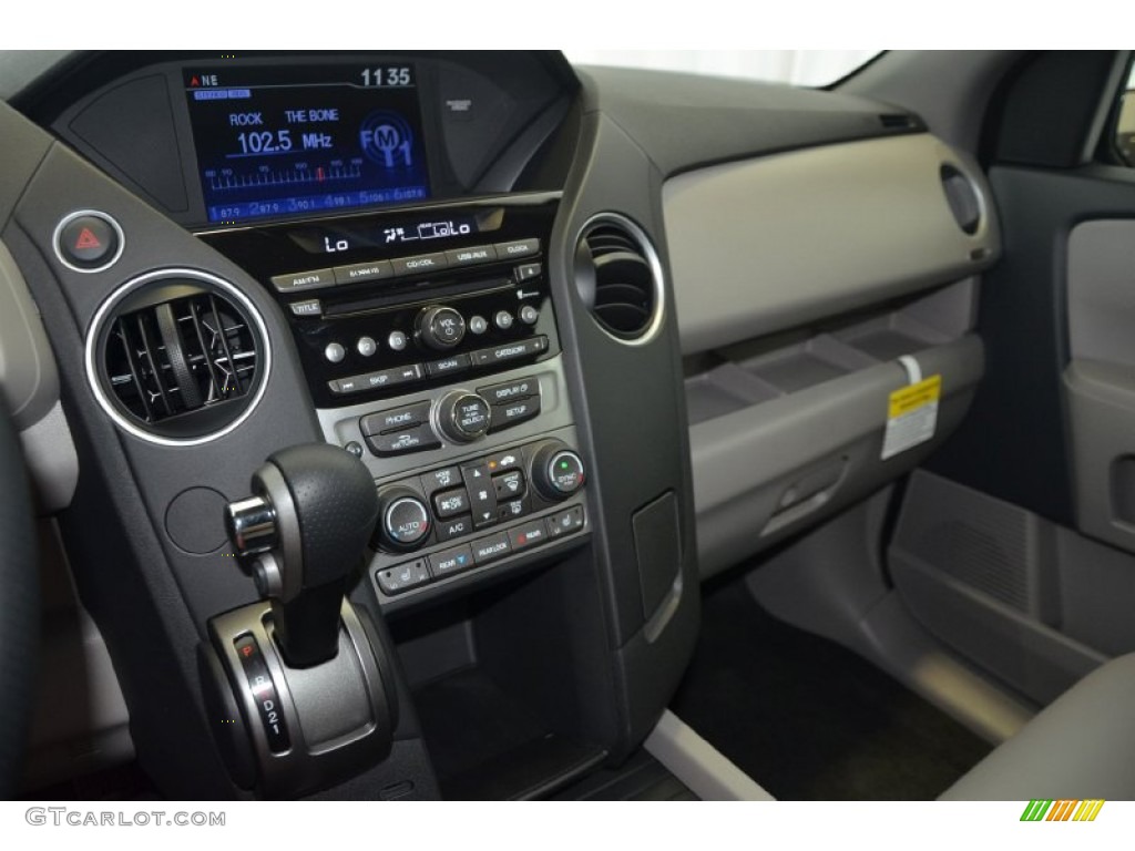 2015 Honda Pilot EX-L 4WD Controls Photo #94532455
