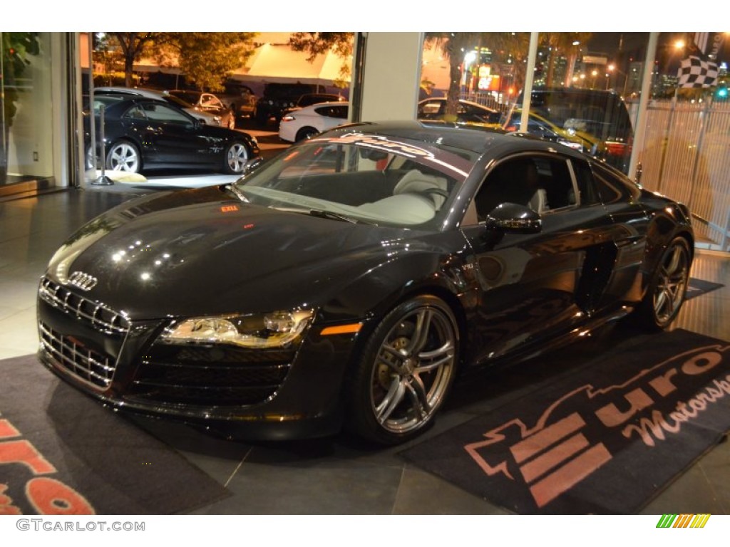 2011 R8 5.2 FSI quattro - Phantom Black Pearl Effect / Black Fine Nappa Leather photo #1