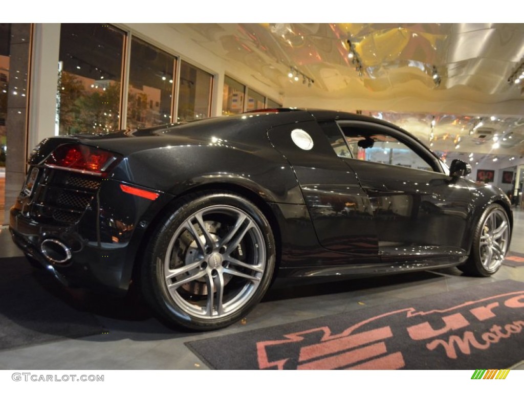 2011 R8 5.2 FSI quattro - Phantom Black Pearl Effect / Black Fine Nappa Leather photo #7