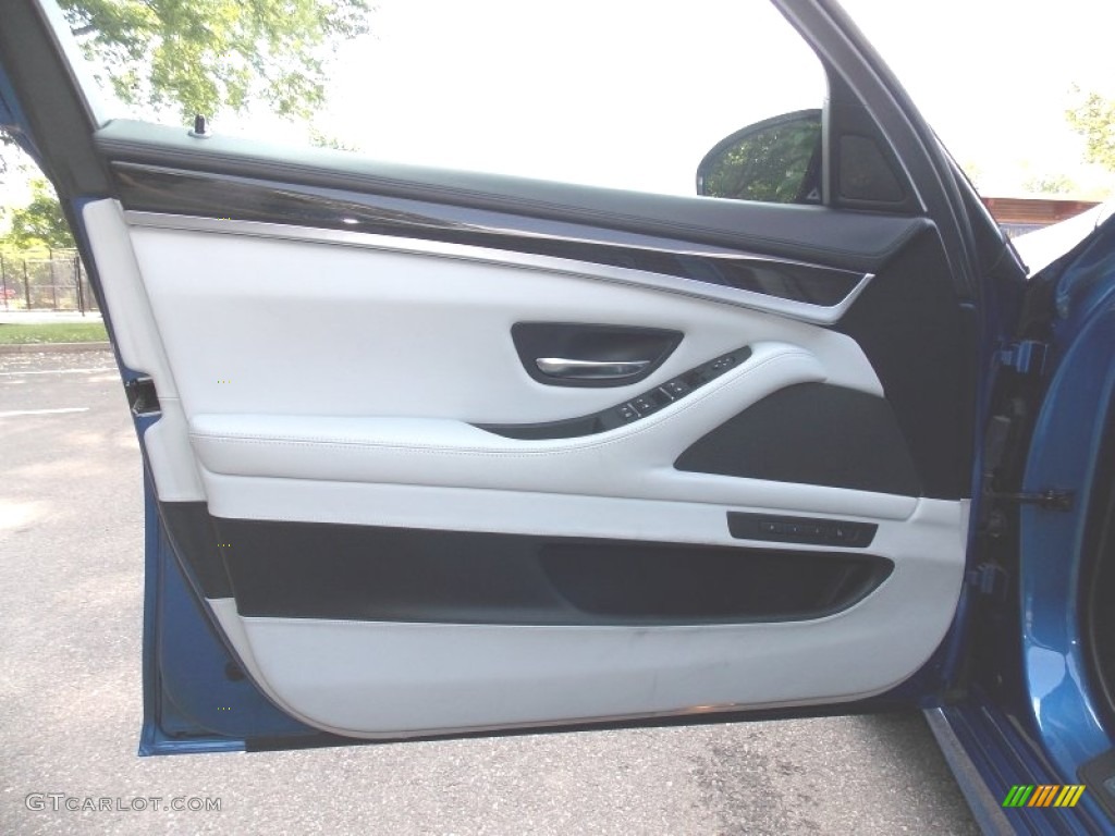 2013 BMW M5 Sedan Silverstone II Door Panel Photo #94536180