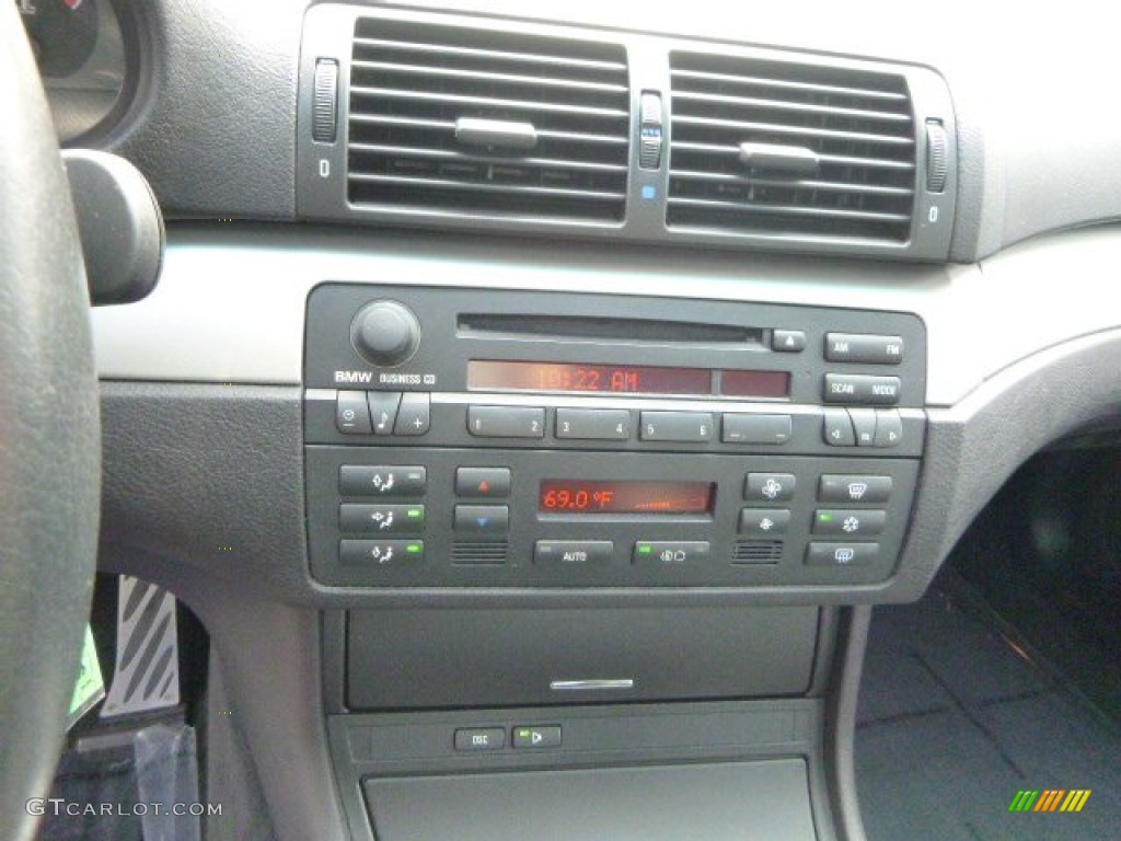 2004 BMW 3 Series 325i Sedan Controls Photos