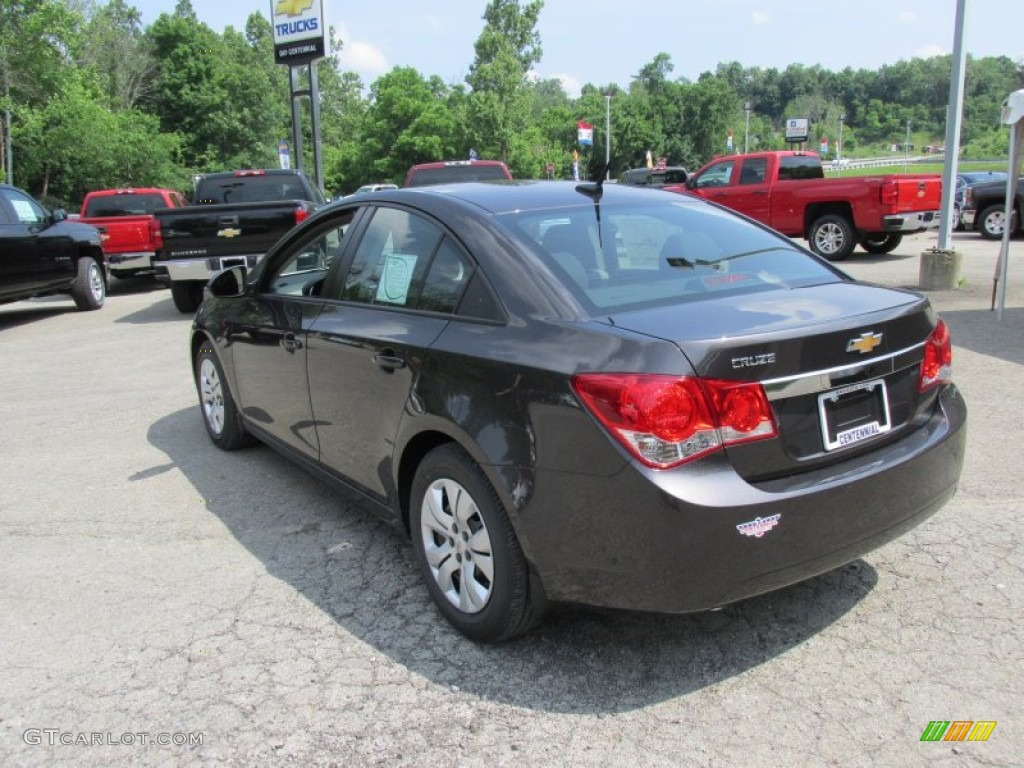 2014 Cruze LS - Tungsten Metallic / Jet Black/Medium Titanium photo #4