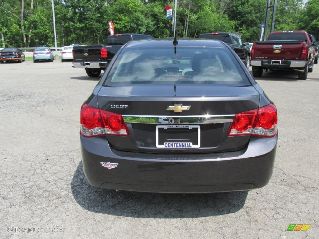 2014 Cruze LS - Tungsten Metallic / Jet Black/Medium Titanium photo #5