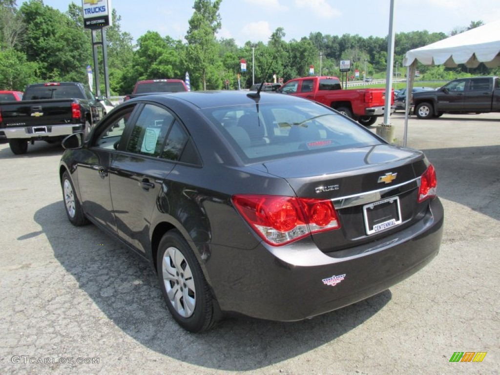 2014 Cruze LS - Tungsten Metallic / Jet Black/Medium Titanium photo #4