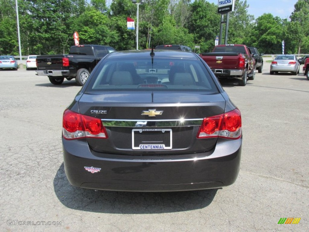 2014 Cruze LS - Tungsten Metallic / Jet Black/Medium Titanium photo #5