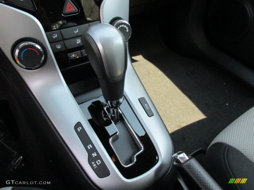 2014 Cruze LS - Tungsten Metallic / Jet Black/Medium Titanium photo #15