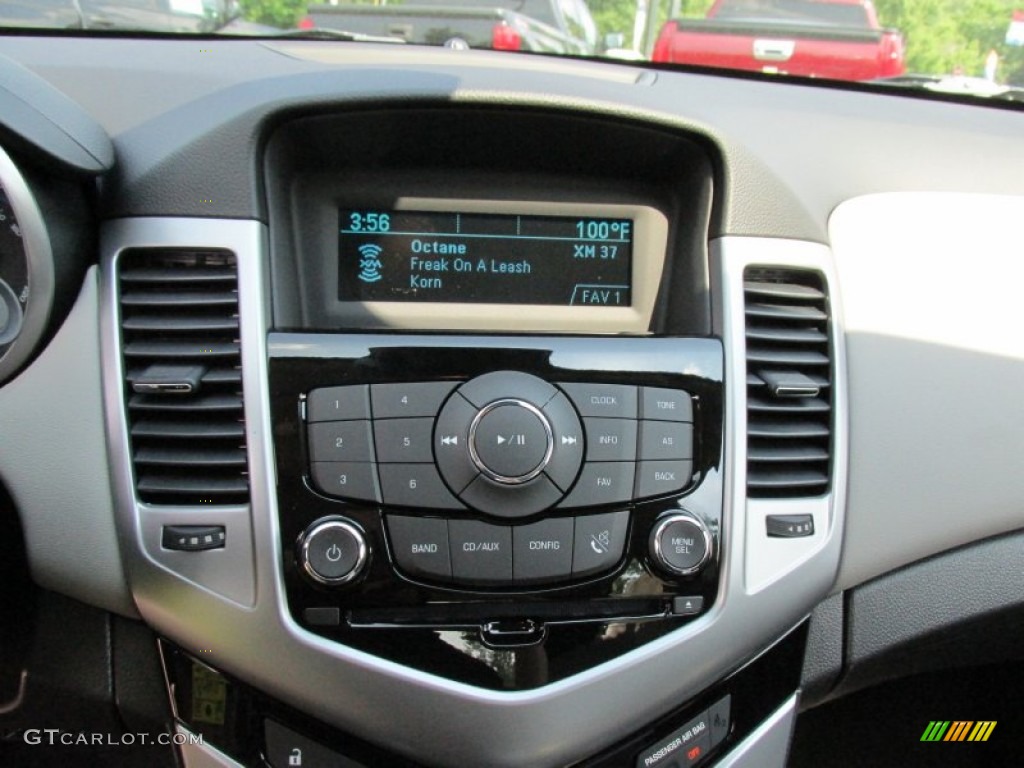 2014 Cruze LS - Tungsten Metallic / Jet Black/Medium Titanium photo #16