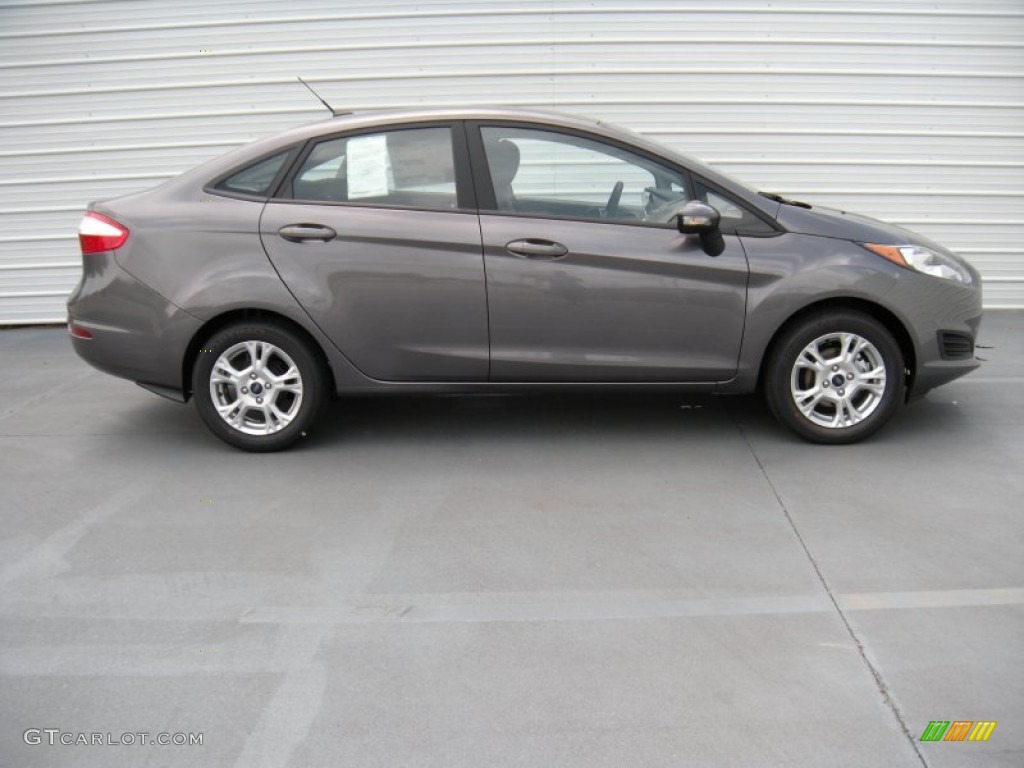 2014 Fiesta SE Sedan - Storm Gray / Charcoal Black photo #3