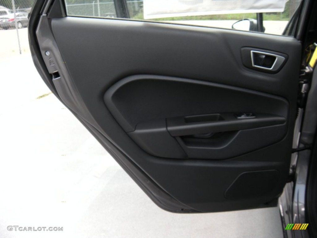 2014 Fiesta SE Sedan - Storm Gray / Charcoal Black photo #19