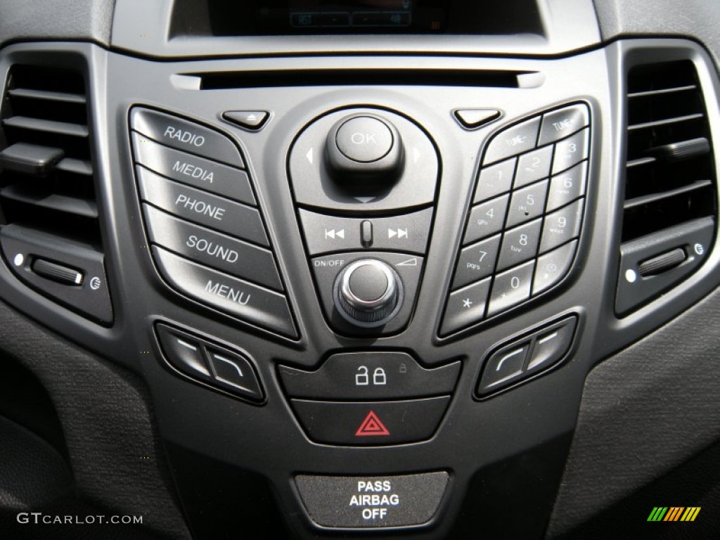 2014 Fiesta SE Sedan - Storm Gray / Charcoal Black photo #28