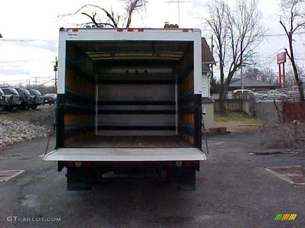 2004 Express 3500 Cutaway Moving Van - Summit White / Medium Dark Pewter photo #7