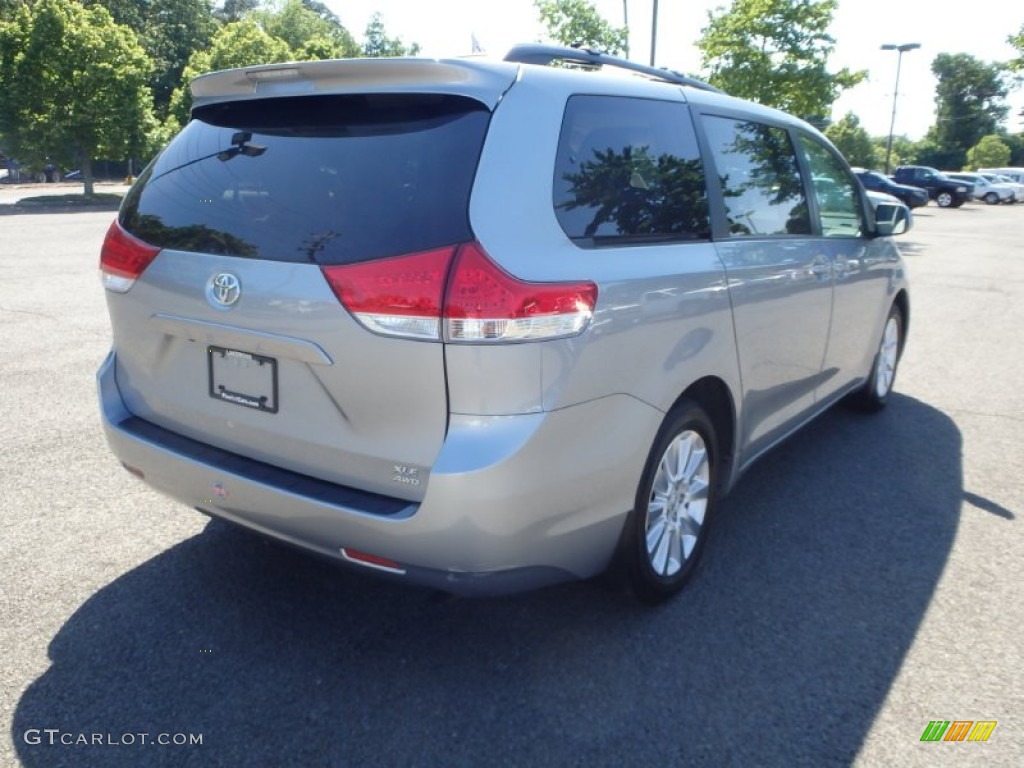 2011 Sienna XLE AWD - Silver Sky Metallic / Light Gray photo #5