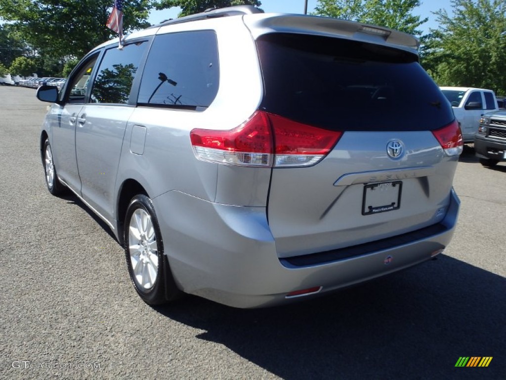 2011 Sienna XLE AWD - Silver Sky Metallic / Light Gray photo #7
