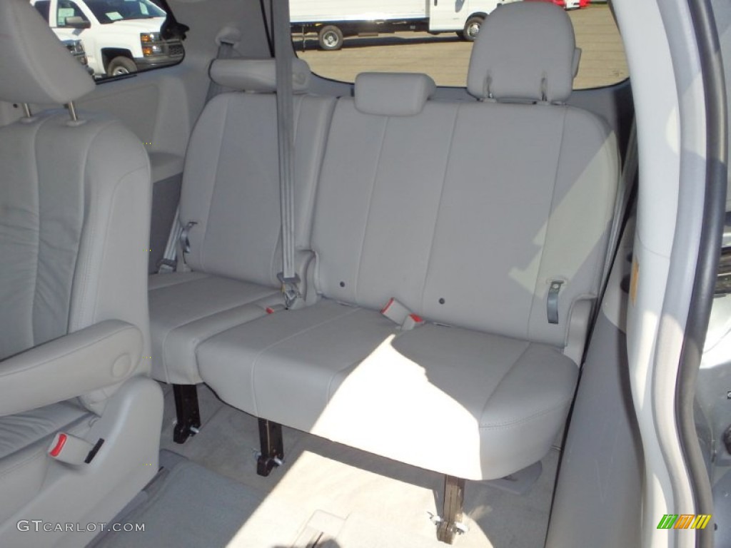 2011 Sienna XLE AWD - Silver Sky Metallic / Light Gray photo #14