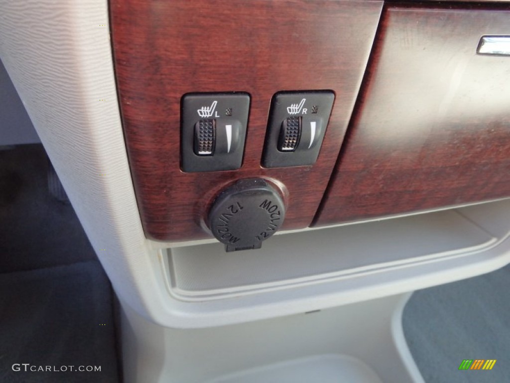 2011 Sienna XLE AWD - Silver Sky Metallic / Light Gray photo #22