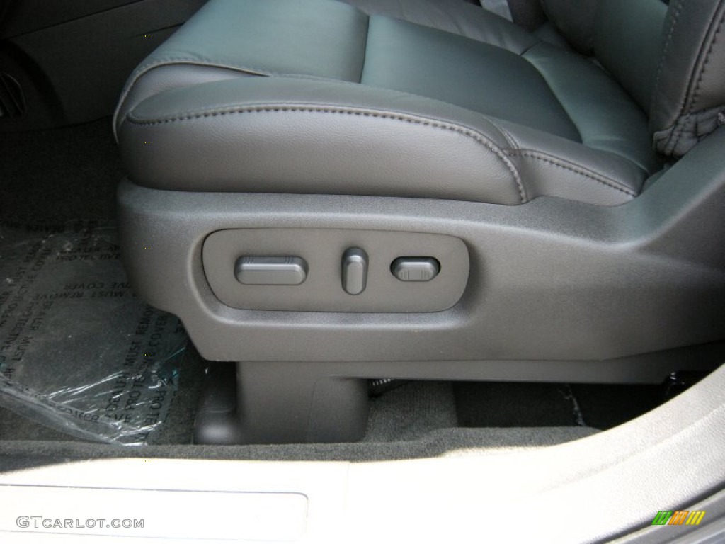 2014 Explorer XLT - Sterling Gray / Charcoal Black photo #27