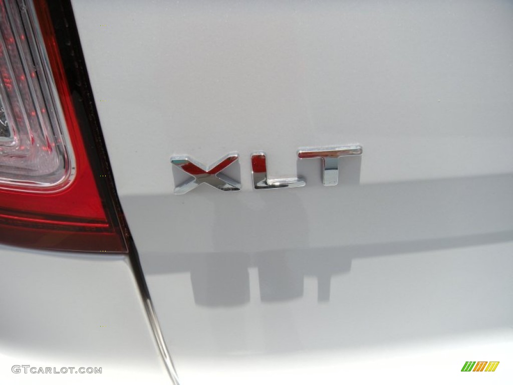 2014 Explorer XLT - White Platinum / Charcoal Black photo #13