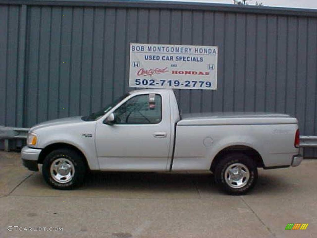 2002 F150 XLT Regular Cab - Silver Metallic / Medium Graphite photo #1