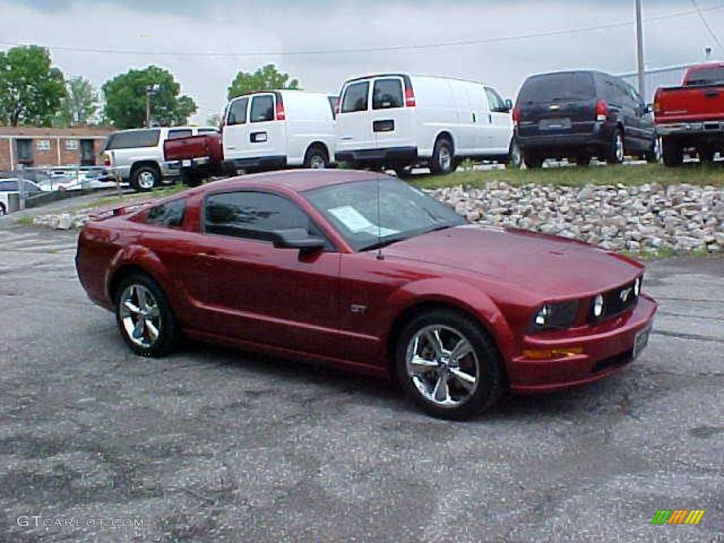 2006 Mustang GT Premium Coupe - Redfire Metallic / Dark Charcoal photo #3