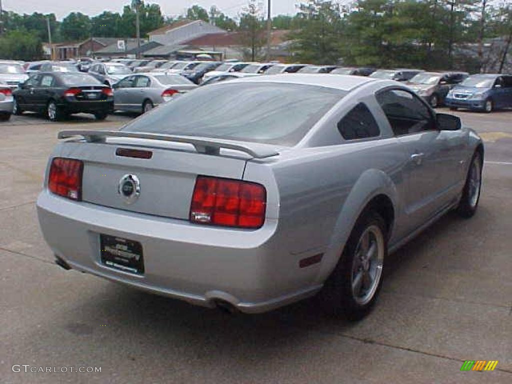 2006 Mustang GT Premium Coupe - Satin Silver Metallic / Red/Dark Charcoal photo #10