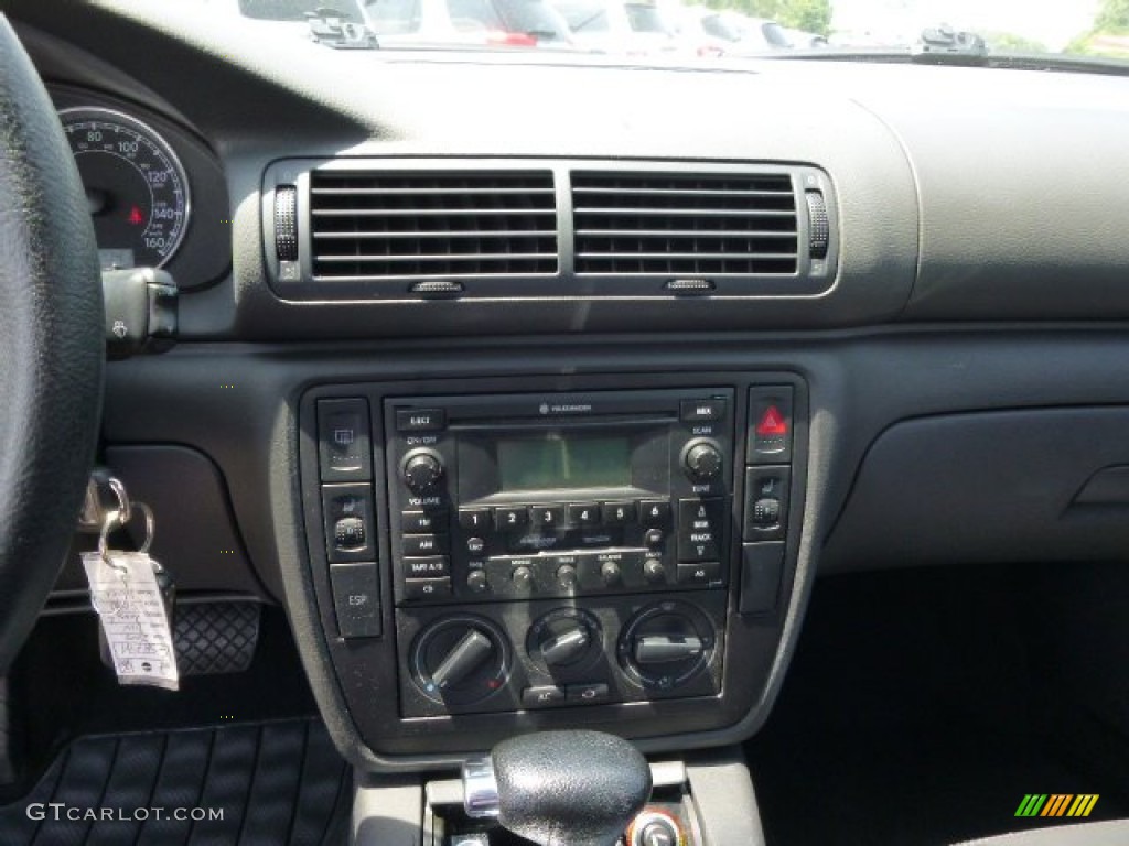 2005 Passat GLS 1.8T Sedan - Shadow Blue Metallic / Anthracite photo #16