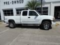 Summit White - Sierra 2500HD SLE Extended Cab 4x4 Photo No. 2