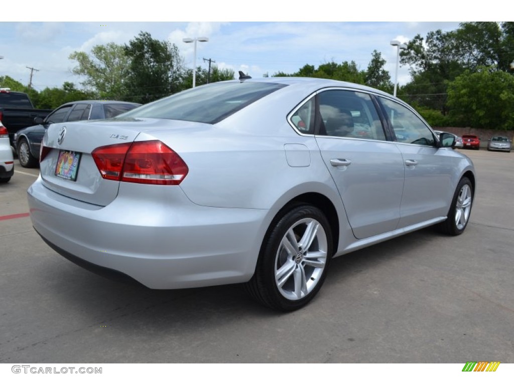 Reflex Silver Metallic Volkswagen Passat