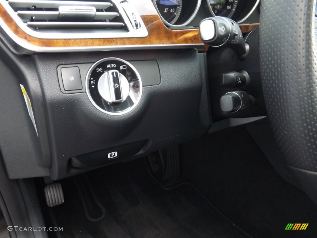 2014 E 350 4Matic Wagon - Black / Black photo #19