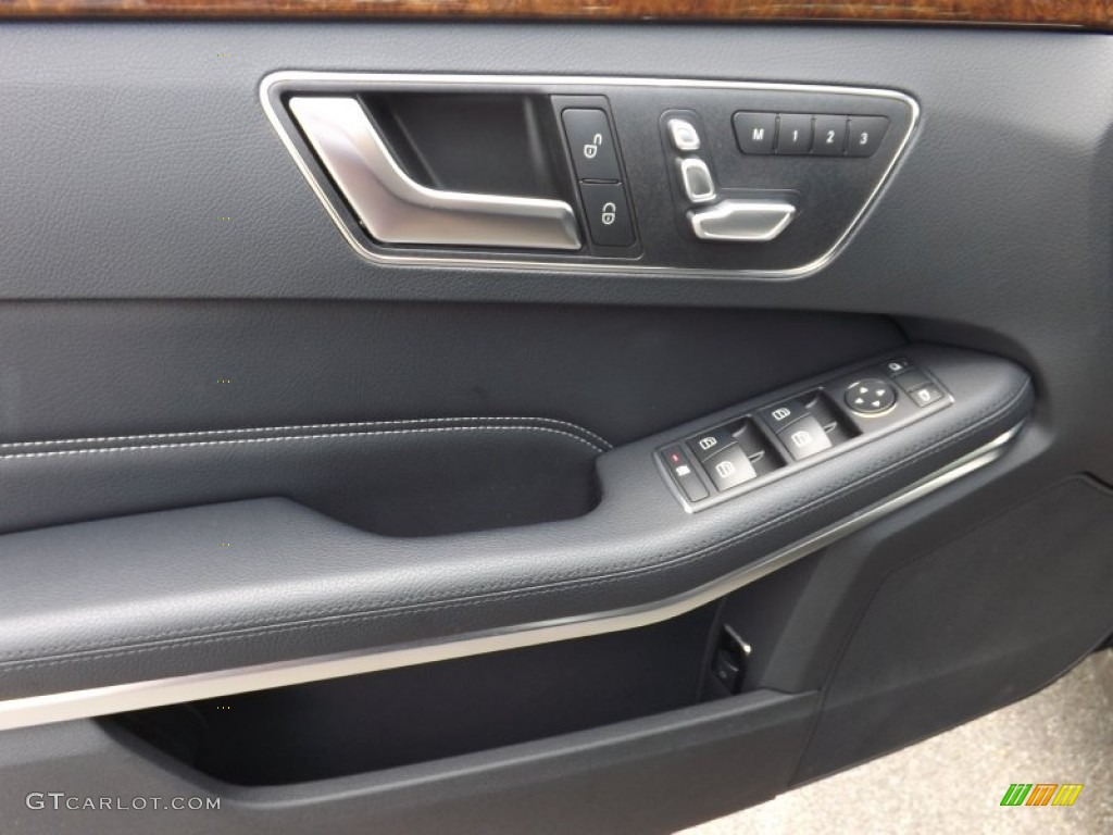 2014 E 350 4Matic Wagon - Black / Black photo #20