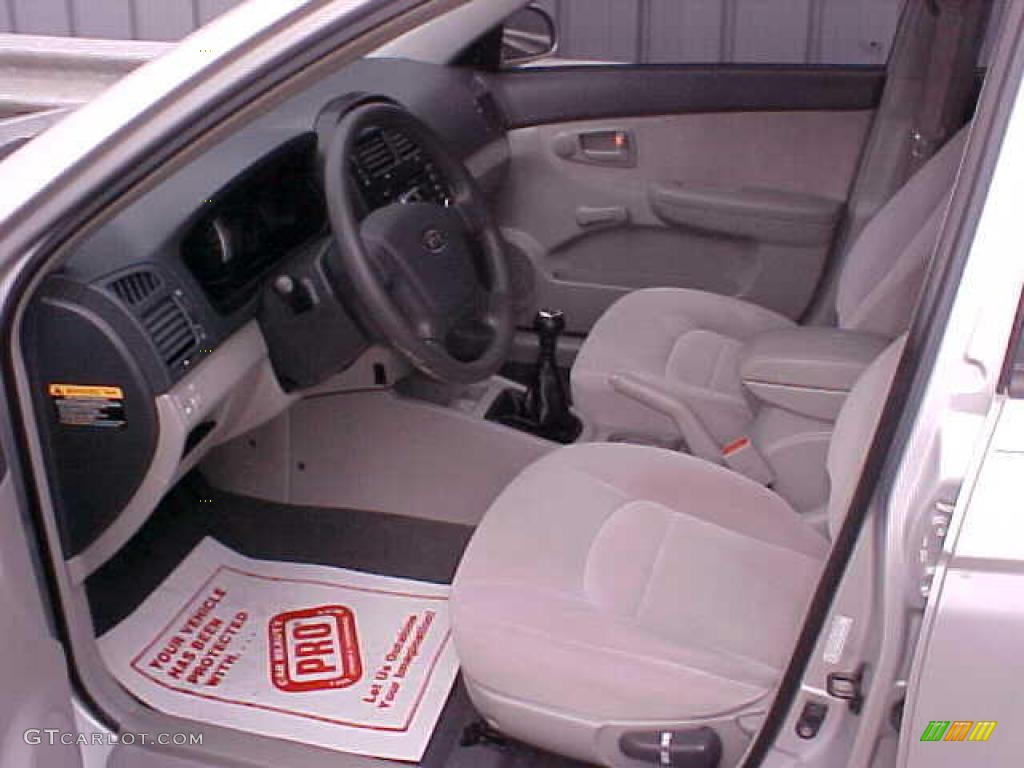 2007 Spectra LX Sedan - Silver / Gray photo #5