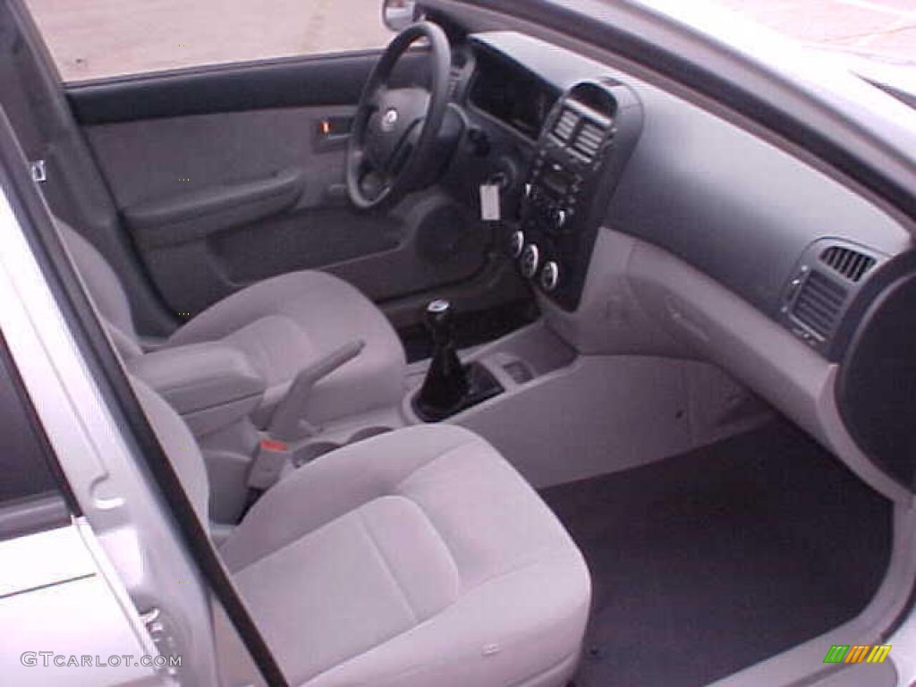 2007 Spectra LX Sedan - Silver / Gray photo #11