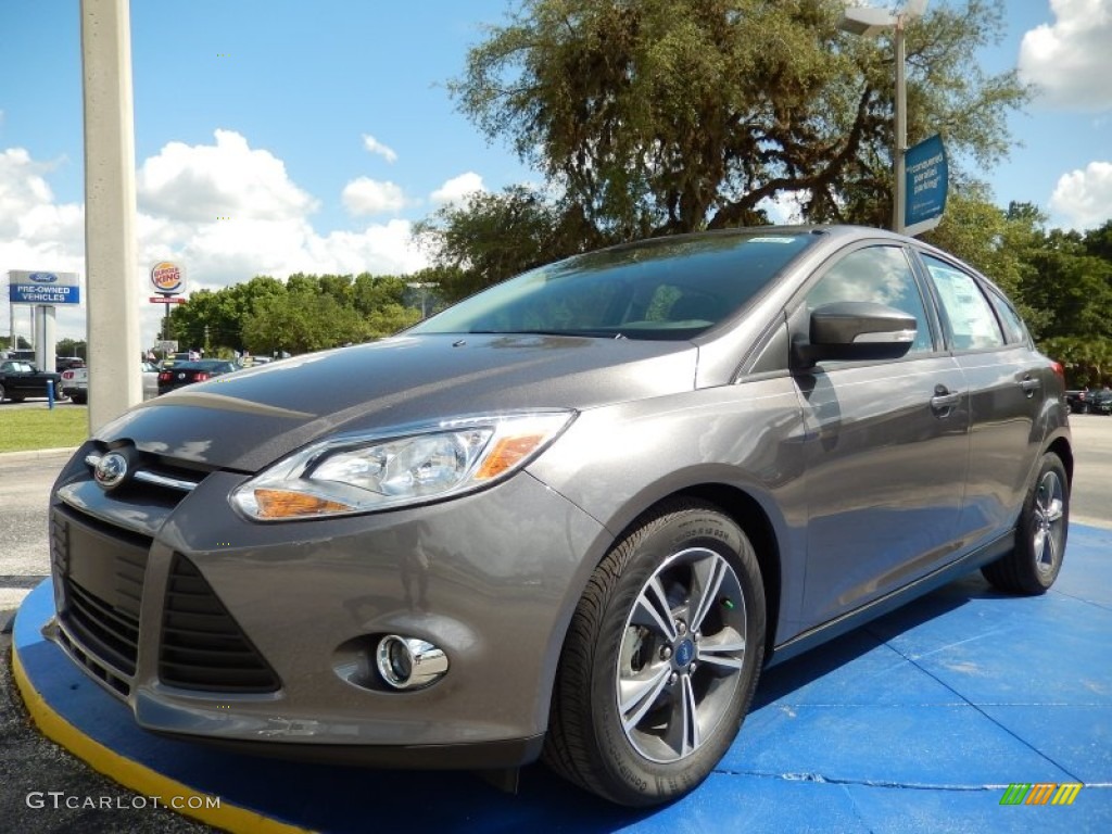 2014 Focus SE Hatchback - Sterling Gray / Charcoal Black photo #1