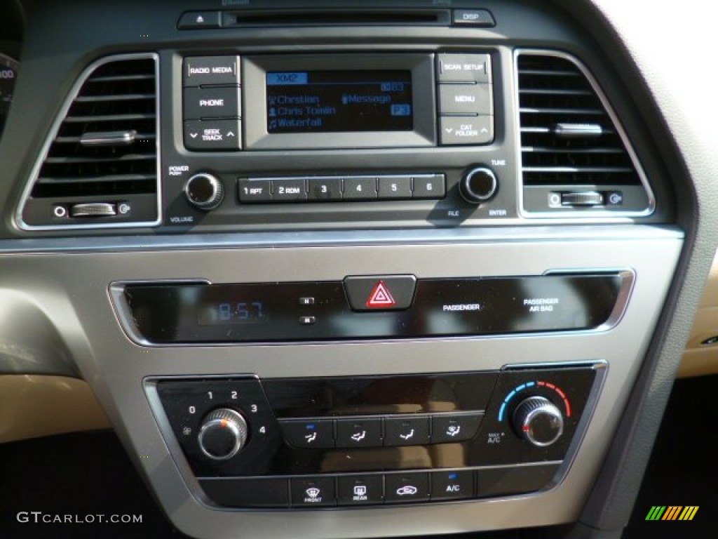 2015 Hyundai Sonata SE Controls Photos