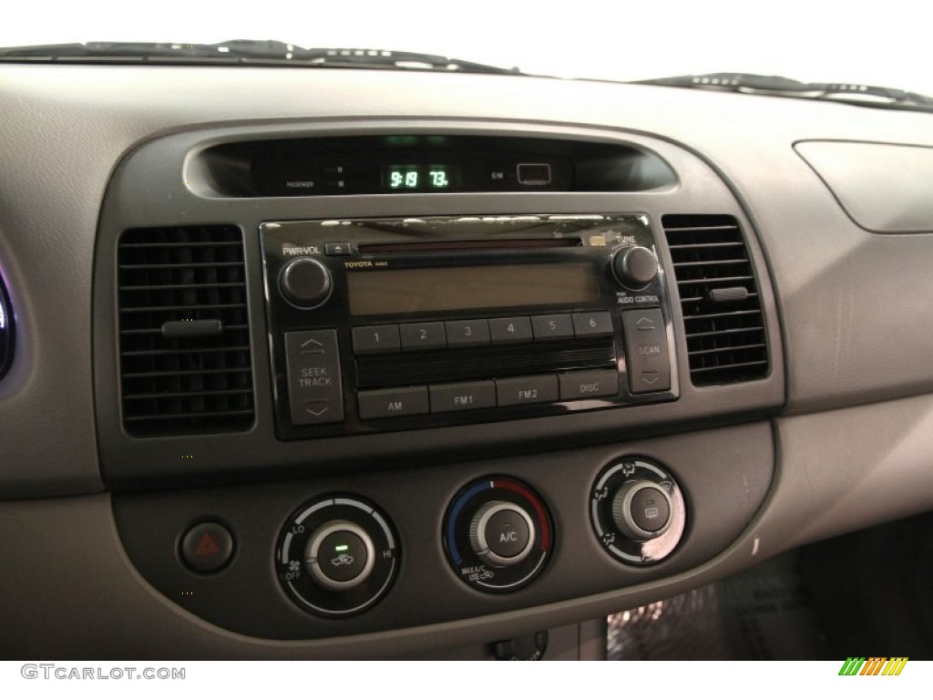 2006 Toyota Camry LE Controls Photos