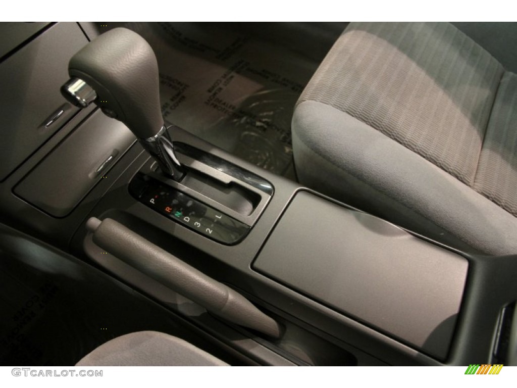 2006 Toyota Camry LE Transmission Photos