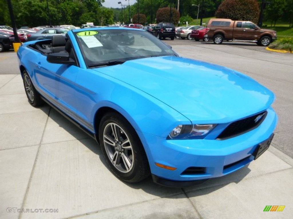 2011 Mustang V6 Premium Convertible - Grabber Blue / Charcoal Black photo #7