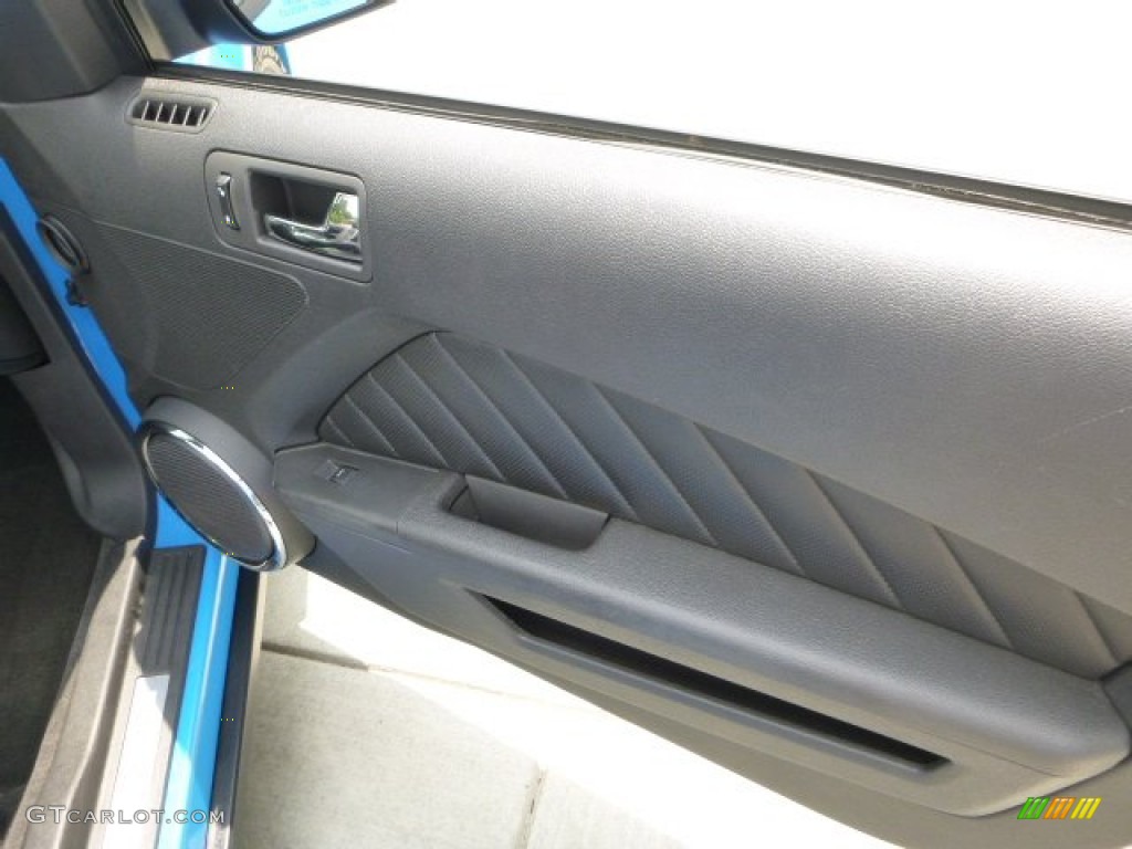 2011 Mustang V6 Premium Convertible - Grabber Blue / Charcoal Black photo #13