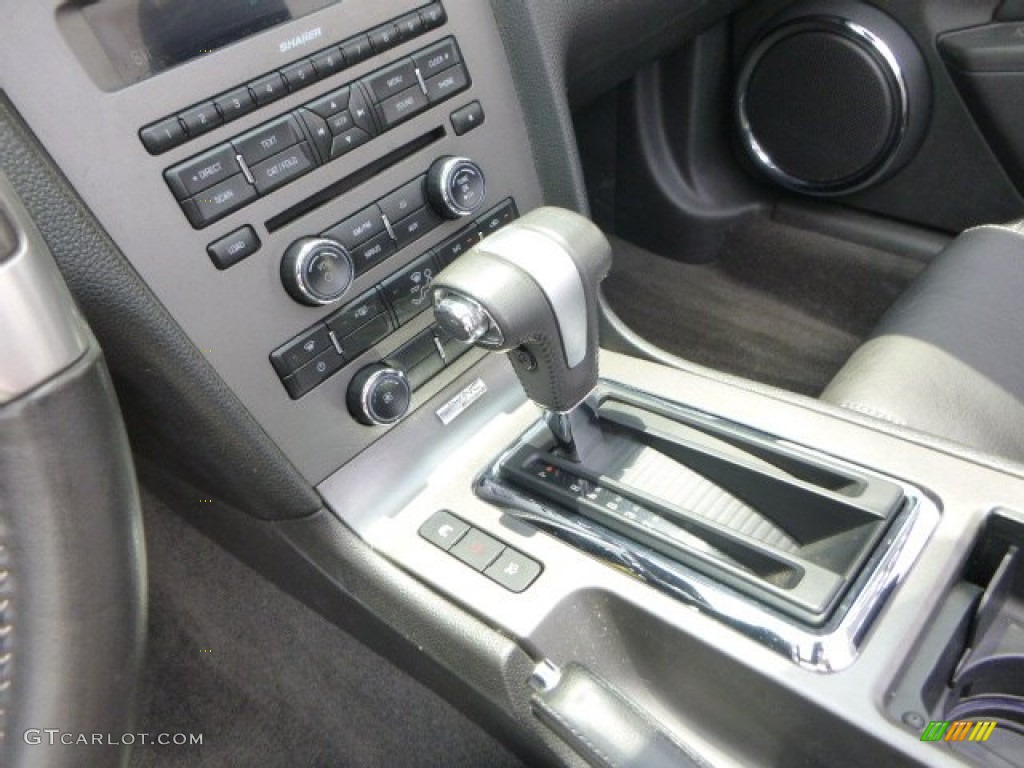 2011 Mustang V6 Premium Convertible - Grabber Blue / Charcoal Black photo #20