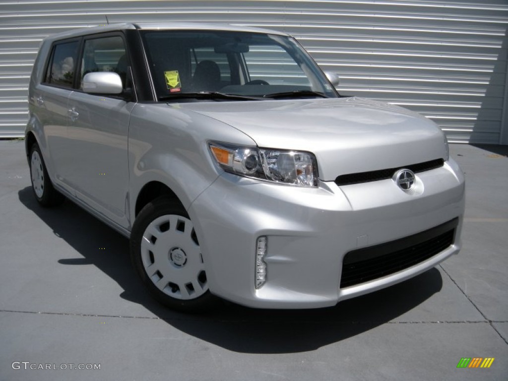 2014 Classic Silver Metallic Scion xB 94592248 Photo 6