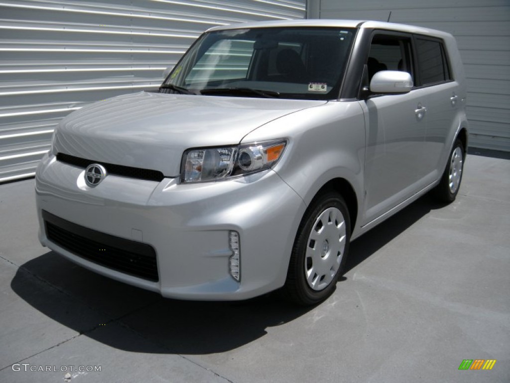 Classic Silver Metallic 2014 Scion xB Standard xB Model Exterior Photo #94595116