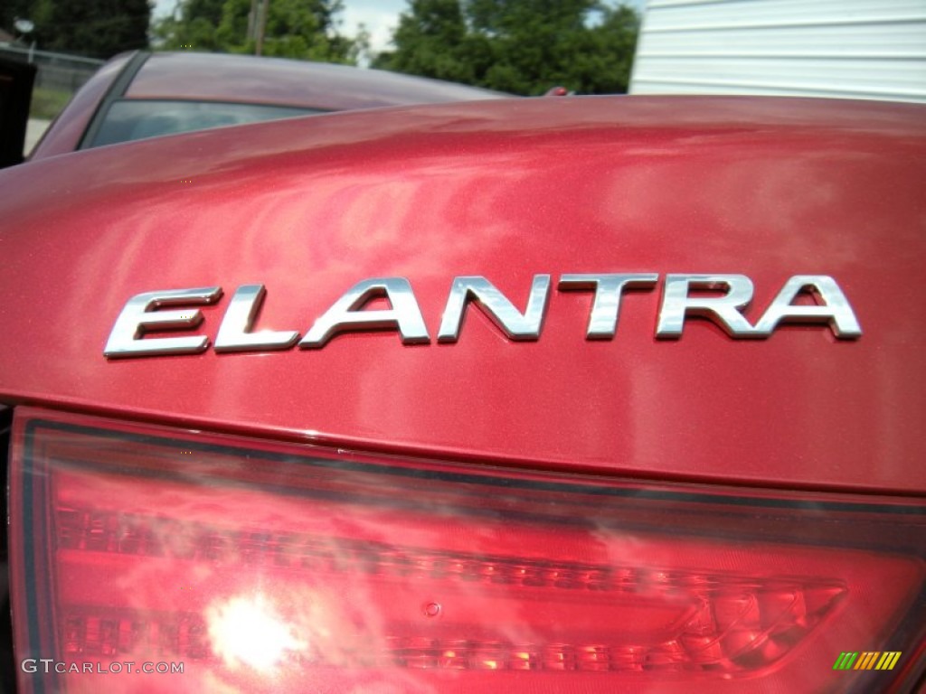2014 Elantra SE Sedan - Red / Gray photo #14