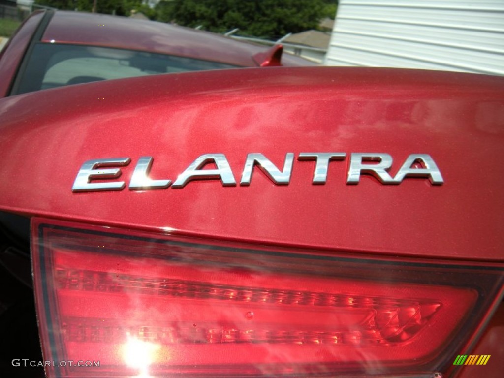 2014 Elantra SE Sedan - Red / Gray photo #14