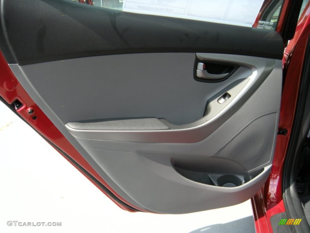 2014 Elantra SE Sedan - Red / Gray photo #18