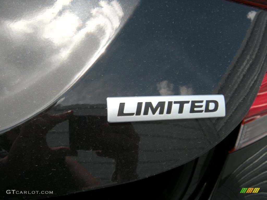 2014 Elantra Limited Sedan - Black / Gray photo #15