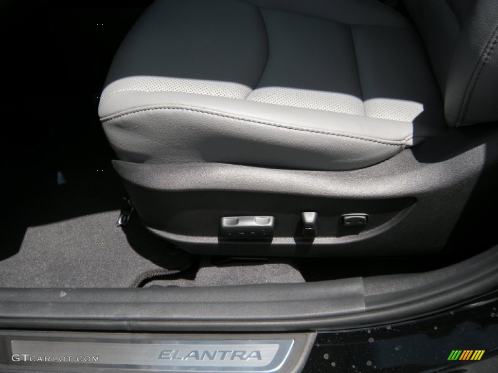 2014 Elantra Limited Sedan - Black / Gray photo #24