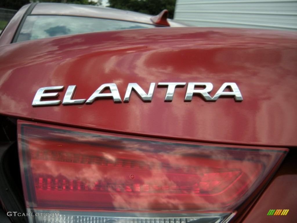 2014 Elantra SE Sedan - Red / Beige photo #14