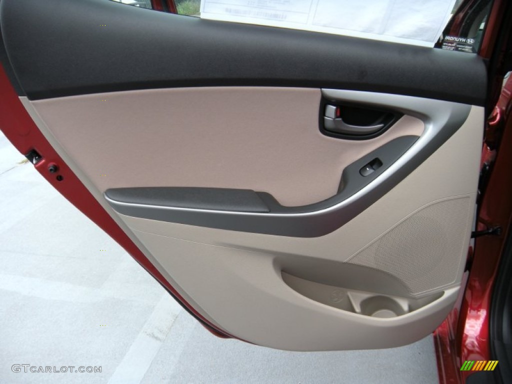 2014 Elantra SE Sedan - Red / Beige photo #18